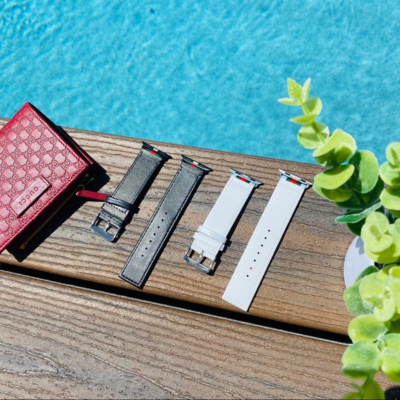 Luxury Nylon Red Green Stripe Apple Watch Band - Picture 2 of 6